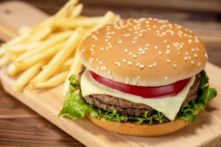 正直一番うまいマクドナルドのバーガーランキング！「ビッグマックvsチーズバーガー」僅差で1位に選ばれたのは…
