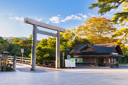 ご利益がありそうな神宮ランキング！3位「平安神宮」、2位「伊勢神宮」、1位は…